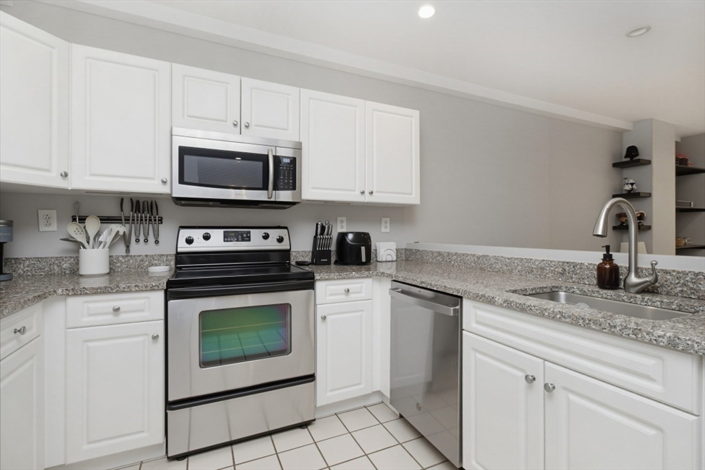 1 Cityview Ln #211, Quincy, MA, 1 Cityview Ln #211, Quincy, MA Photo #4