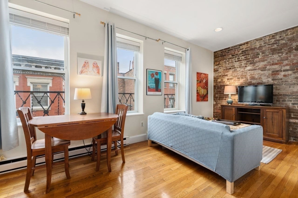 121 Salem Street 4D