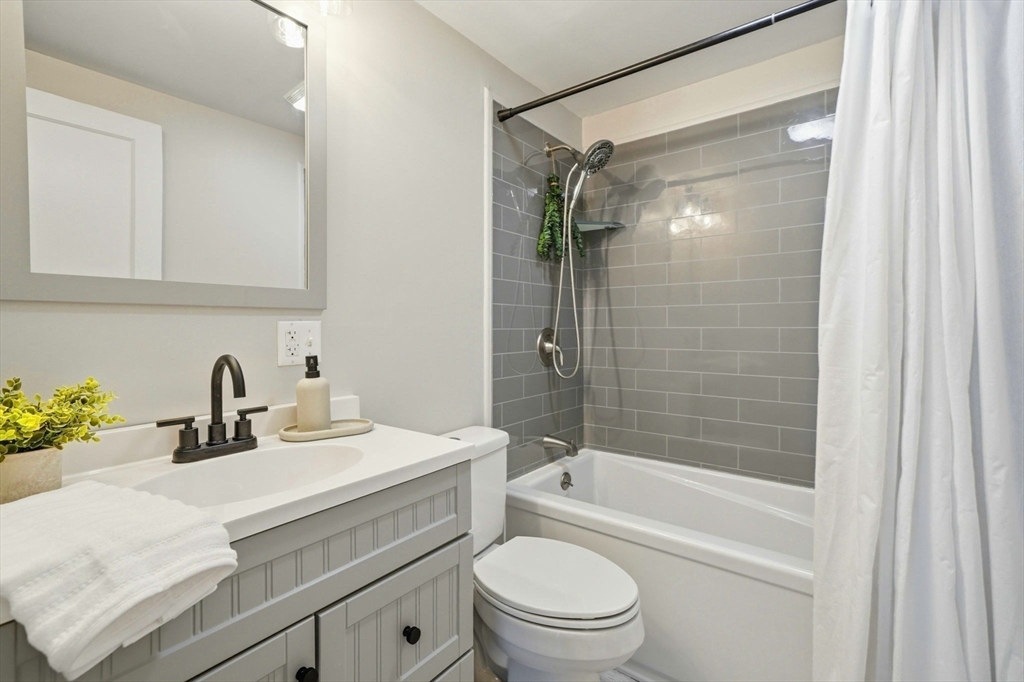 23 Gilman St, Springfield, MA Photo #16