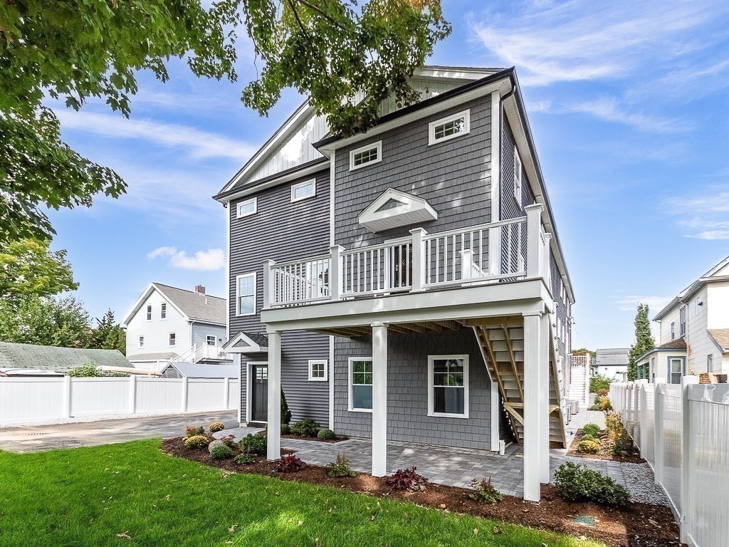 128 Russell St 2- REAR