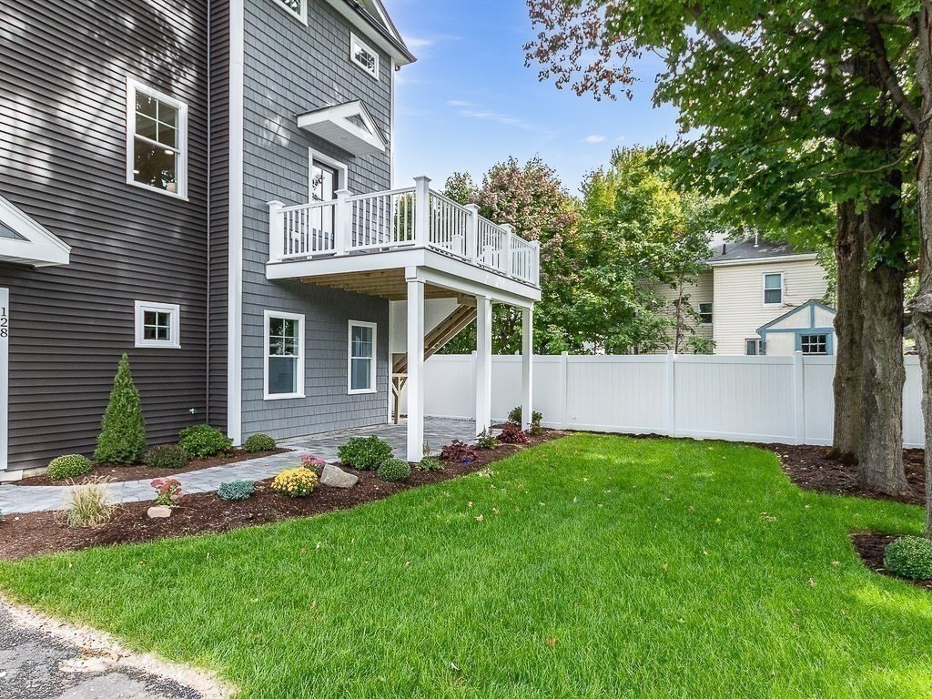 128 Russell St 2- REAR
