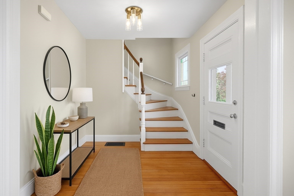16 Highland Ave E