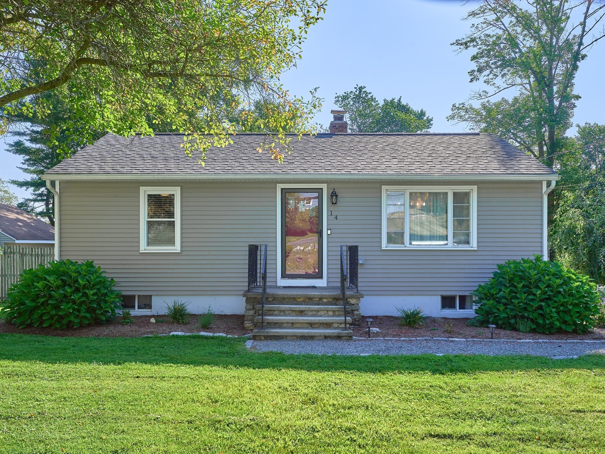 14 Mildred Ave, Millbury MA 01527