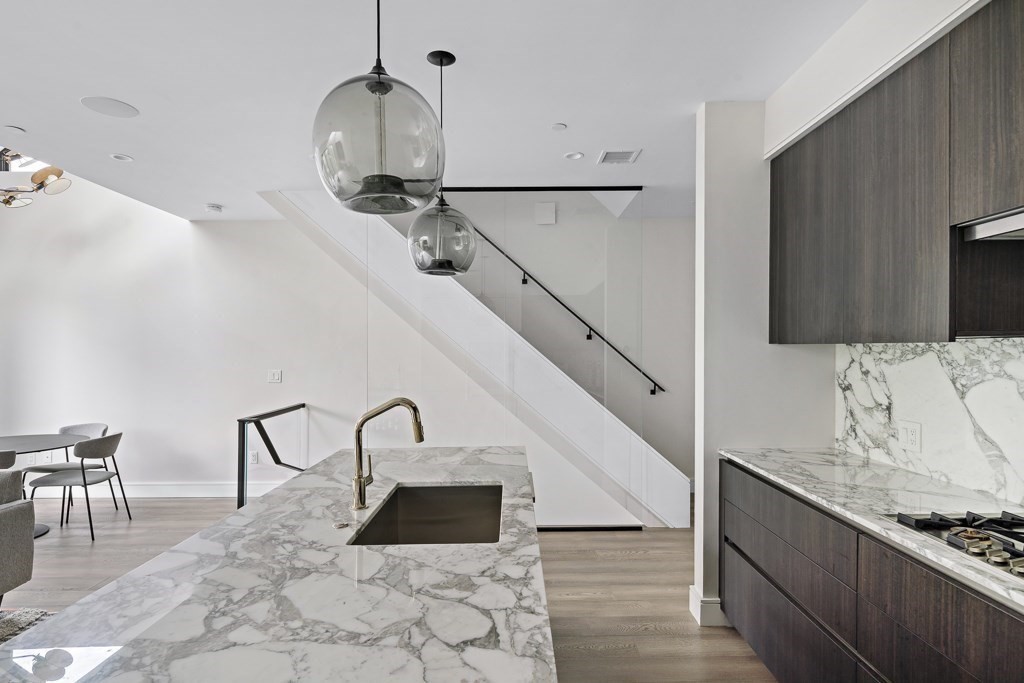320 Shawmut Ave 4