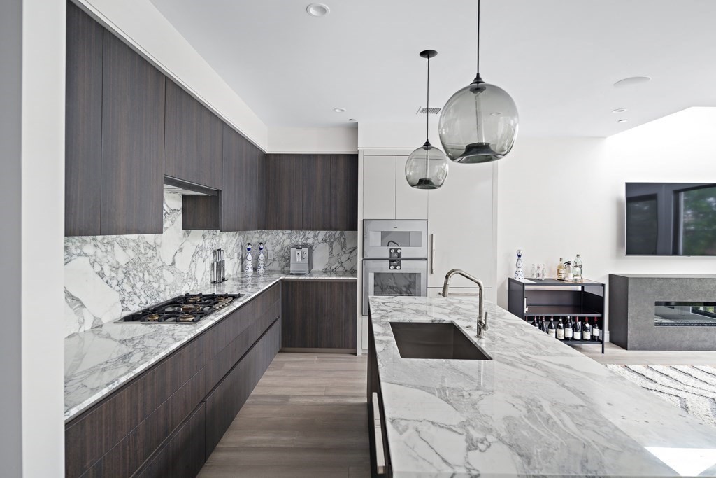 320 Shawmut Ave 4