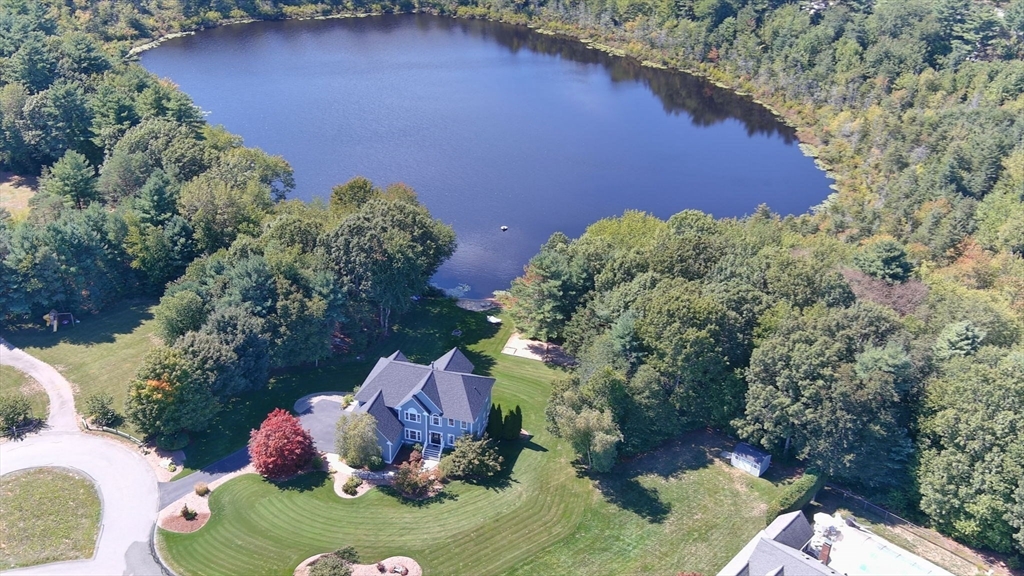 10 Dunham Pond Rd