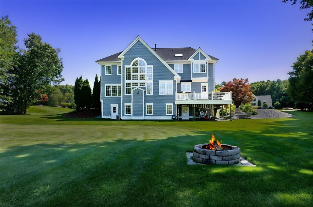 10 Dunham Pond Rd