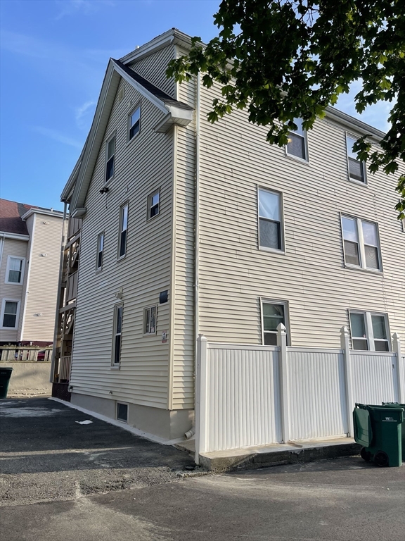 42 Valley Ave