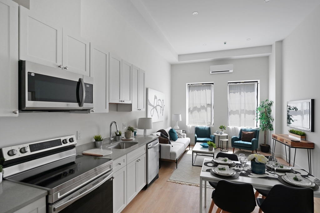 403 Division Street 4