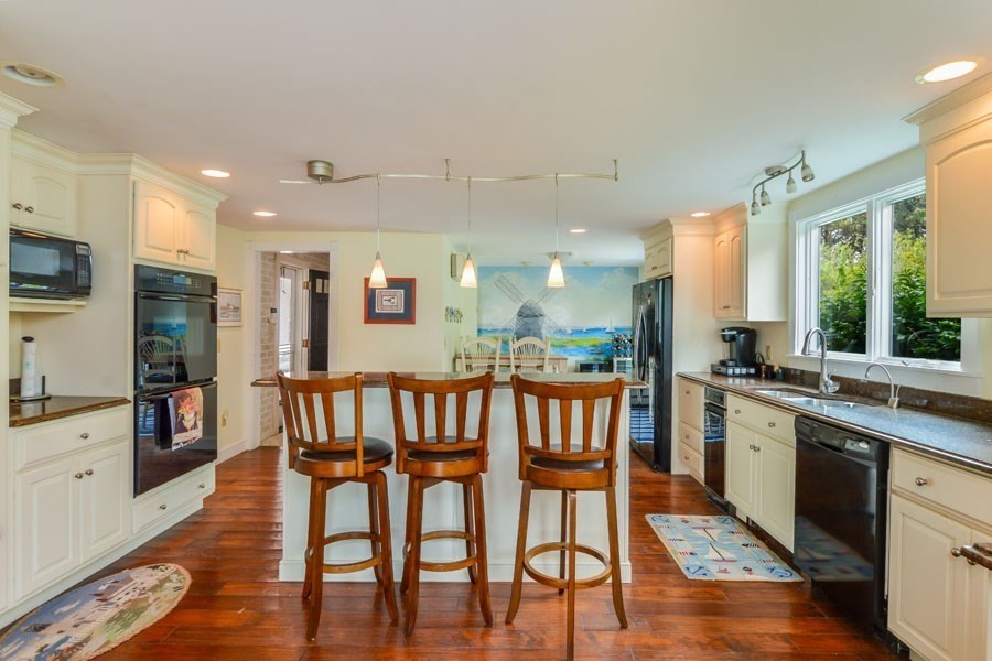 Yarmouth, Massachusetts 02664, United States, 10 Bedrooms Bedrooms, ,9 BathroomsBathrooms,Residential,Active,46892