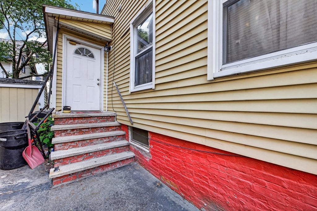 5 Diamond St, Worcester, MA, 5 Diamond St, Worcester, MA Photo #4