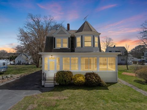 1220 Gardners Neck Rd Swansea MA 02777
