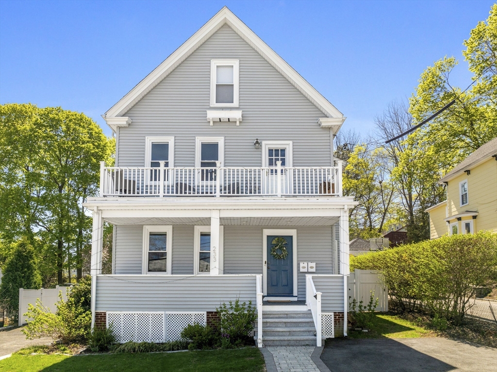 233 Metropolitan Ave 1