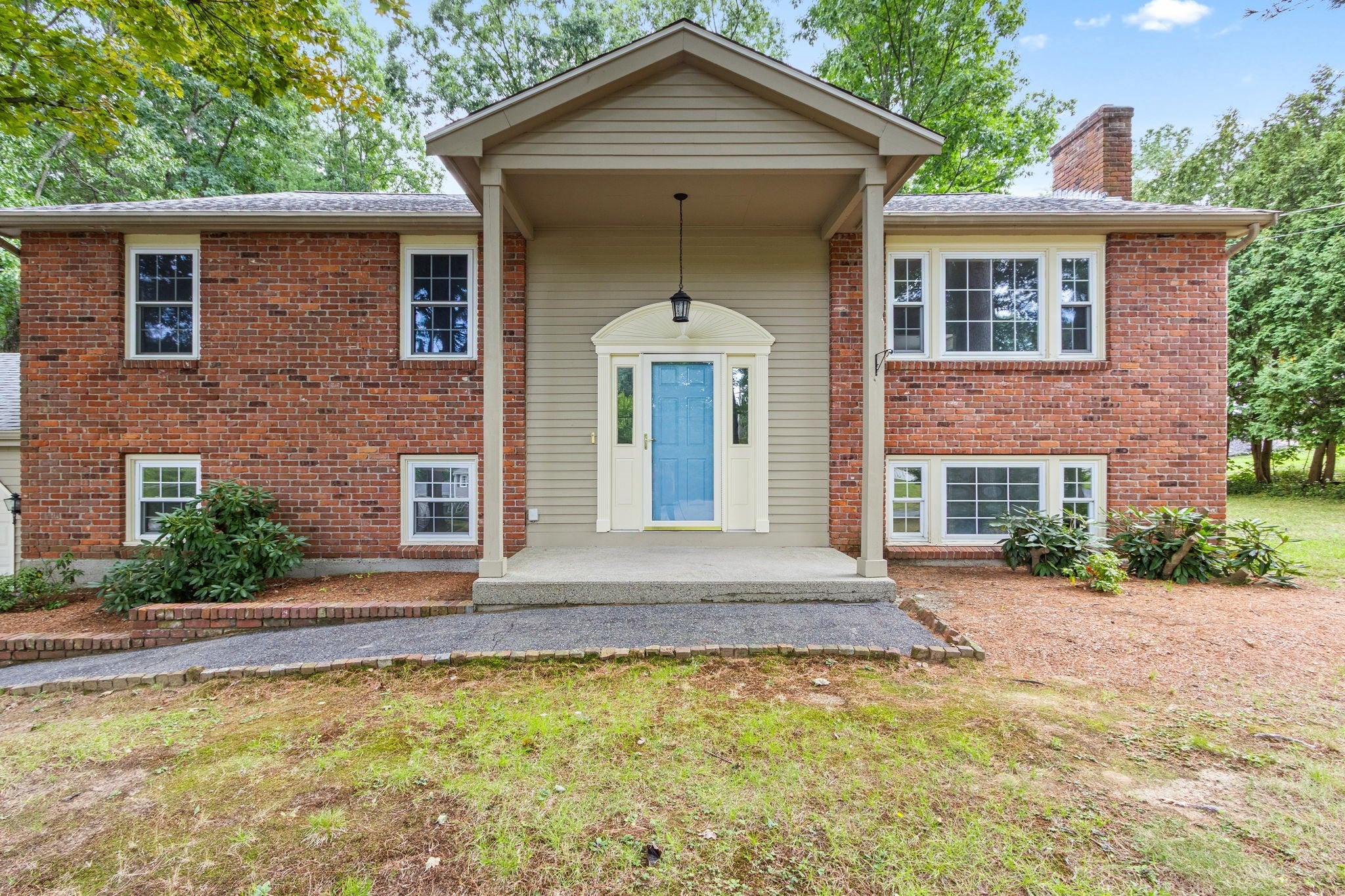 141 Longhill Rd, Franklin, MA Photo #2