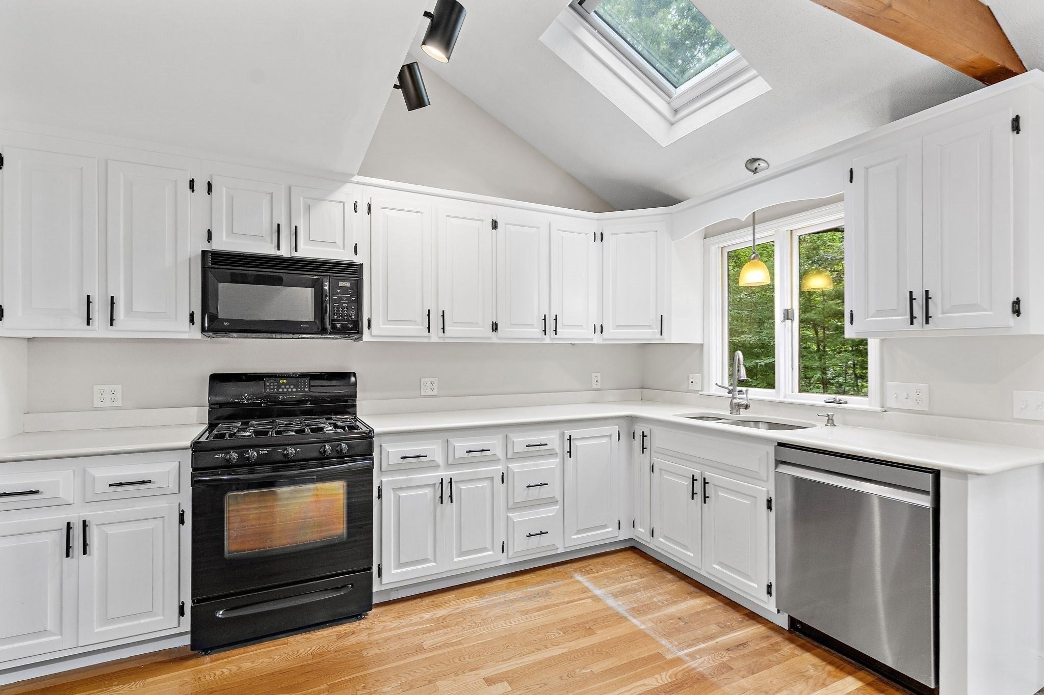 141 Longhill Rd, Franklin, MA Photo #16