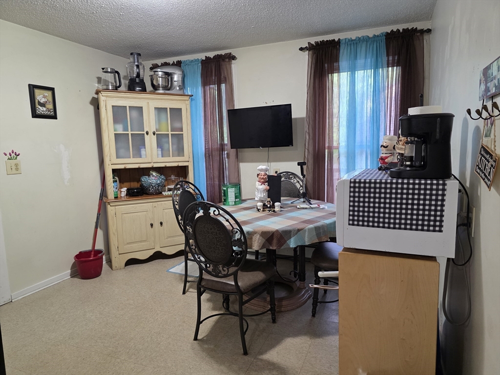 4 Home St