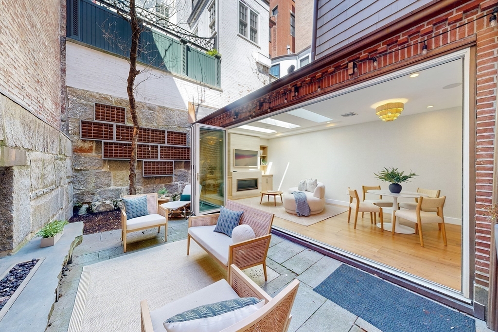 9 Chestnut St