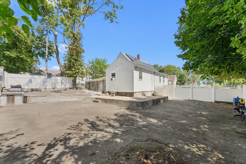 228 N Warren Ave, Brockton, MA Photo #24