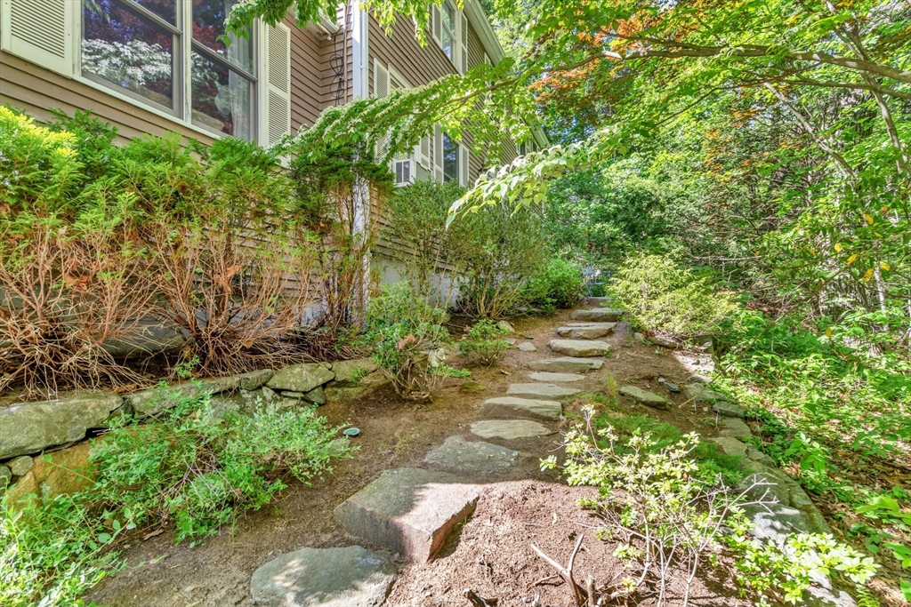 180 Mellen St