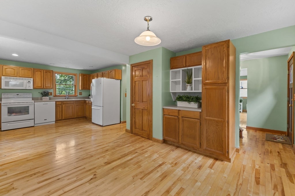 41 Drexel St, Worcester, MA, 41 Drexel St, Worcester, MA Photo #8