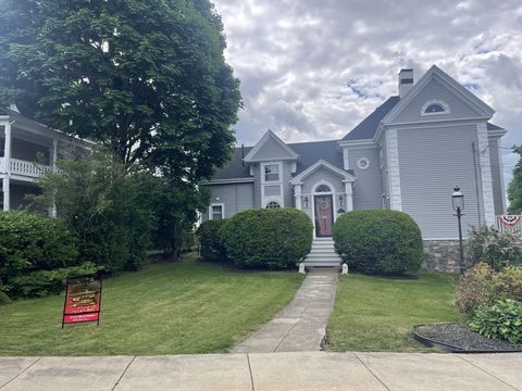69 Rockland 2 Swampscott MA 01907