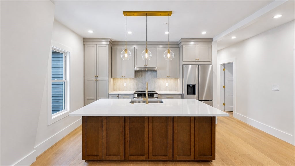 139 Sycamore St #B, Somerville, MA, 139 Sycamore St #B, Somerville, MA Photo #1