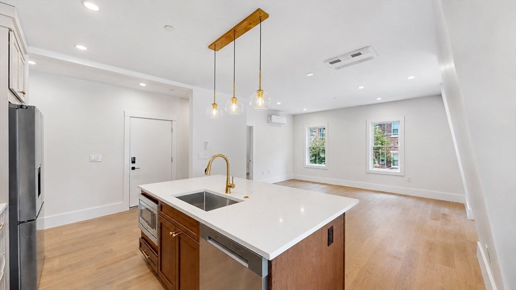 139 Sycamore St #B, Somerville, MA, 139 Sycamore St #B, Somerville, MA Photo #5