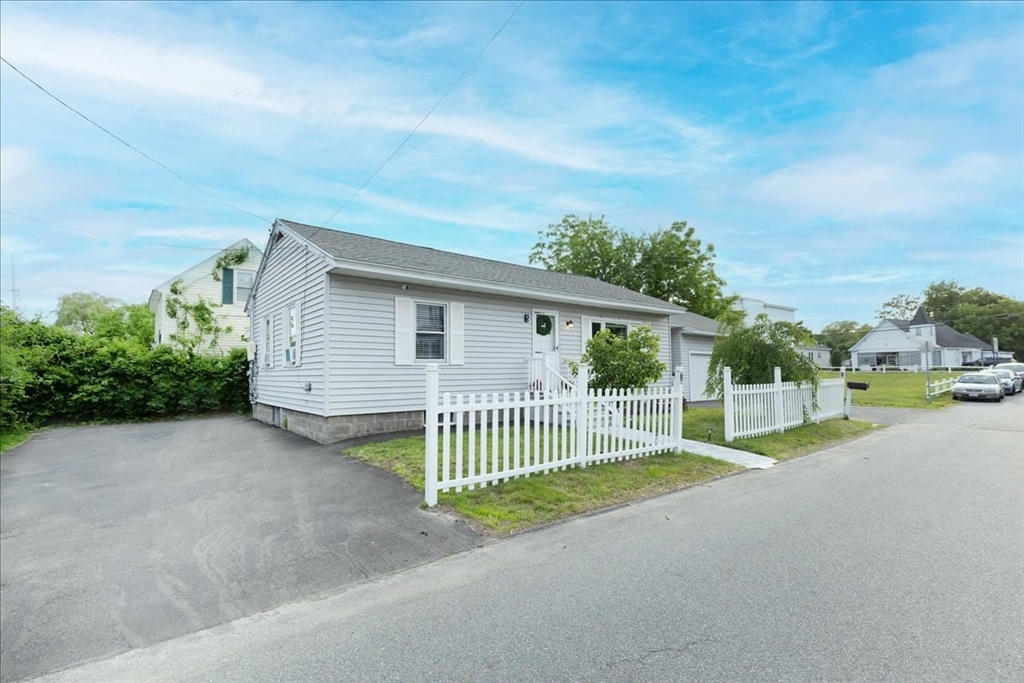 5 Meriline Ave