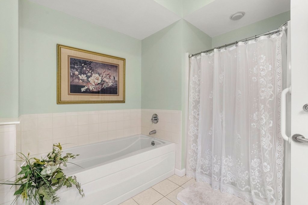 20 Russell Farm Dr #19, Methuen, MA Photo #26