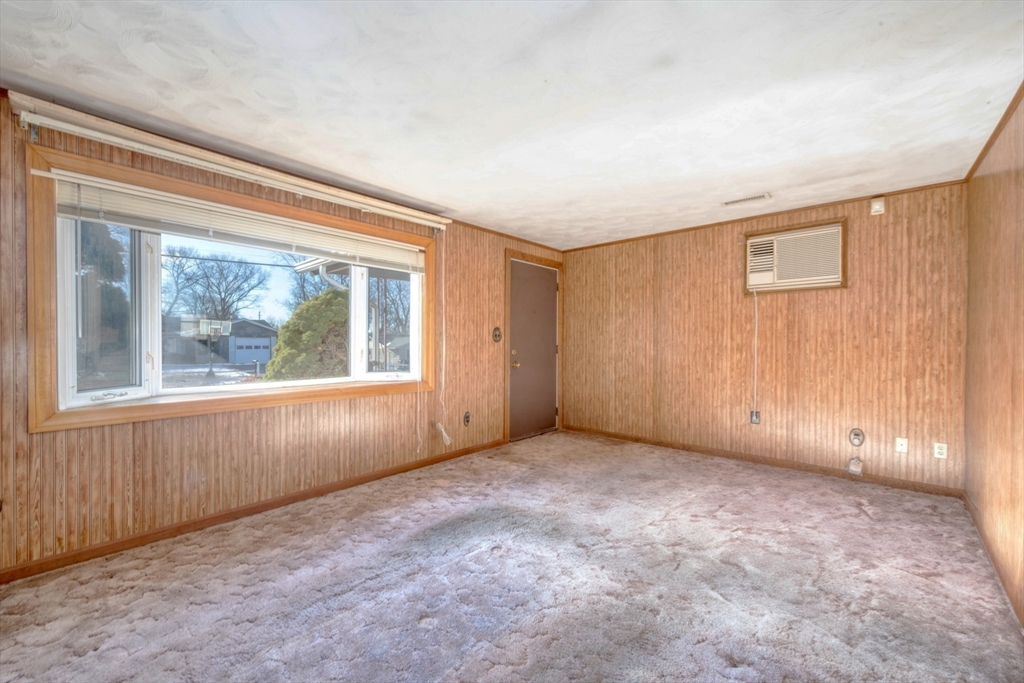 64 Budd Ave