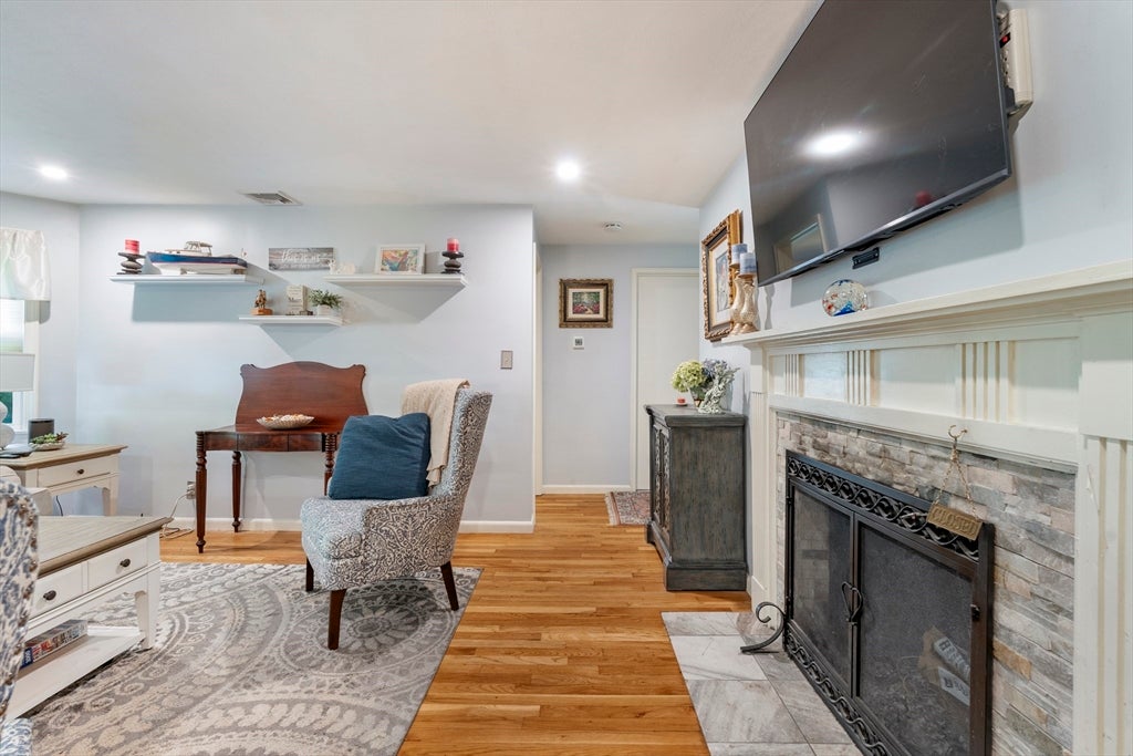 314 Highland St, Hamilton, MA Photo #6