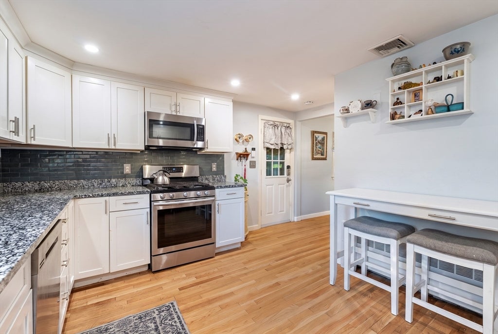 314 Highland St, Hamilton, MA Photo #8