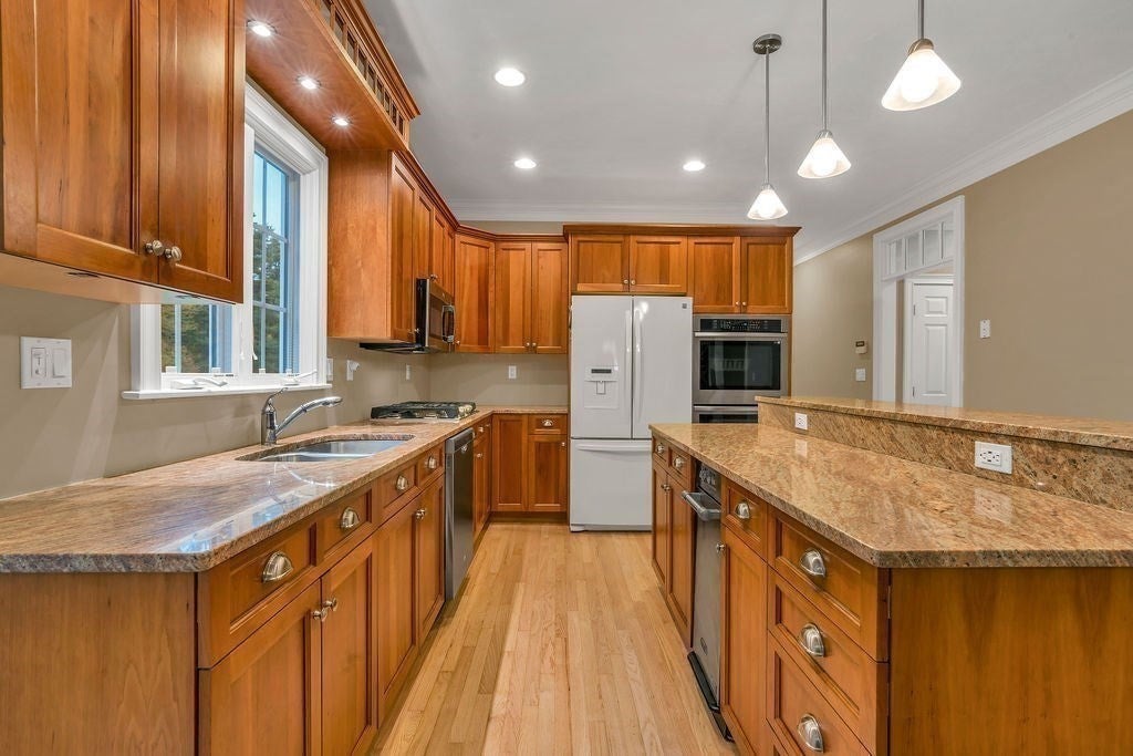 31 Forest St, Hanover, MA, 31 Forest St, Hanover, MA Photo #10