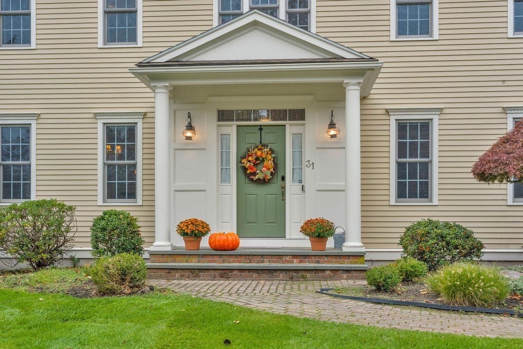 31 Forest St