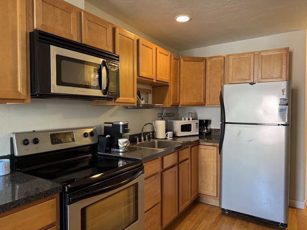 160 Cottage St 202