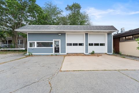 2147 Acushnet Ave New Bedford MA 02745
