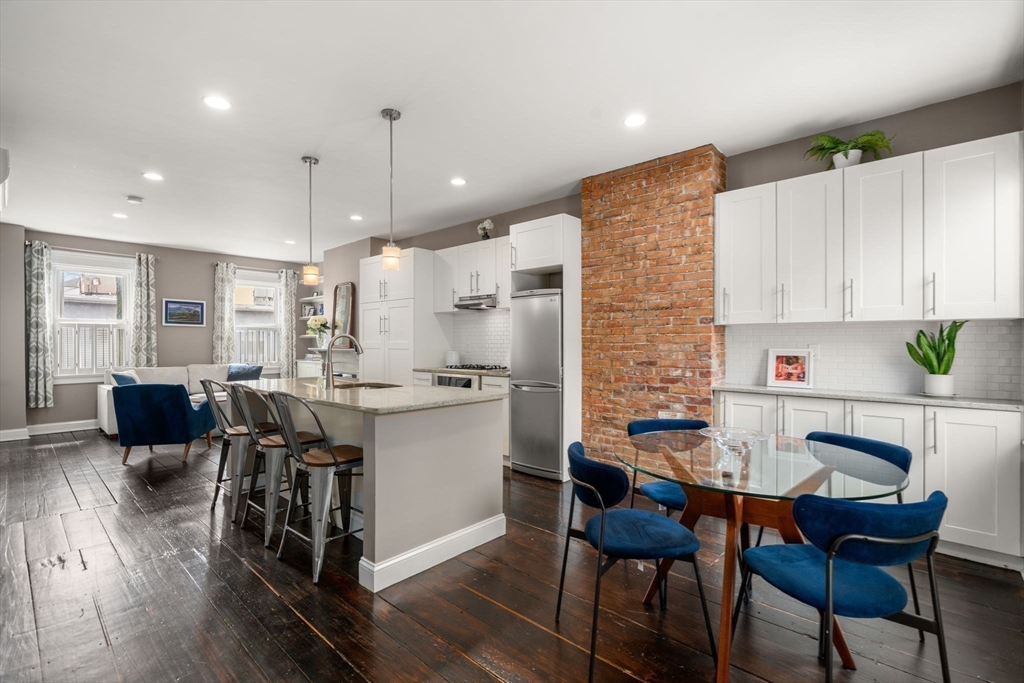 8 Mystic St 1