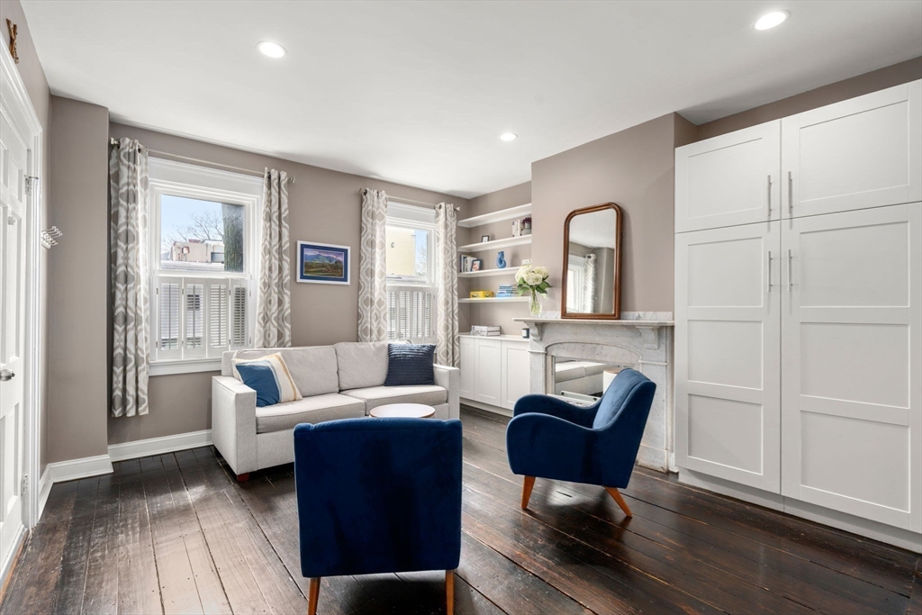 8 Mystic St 1