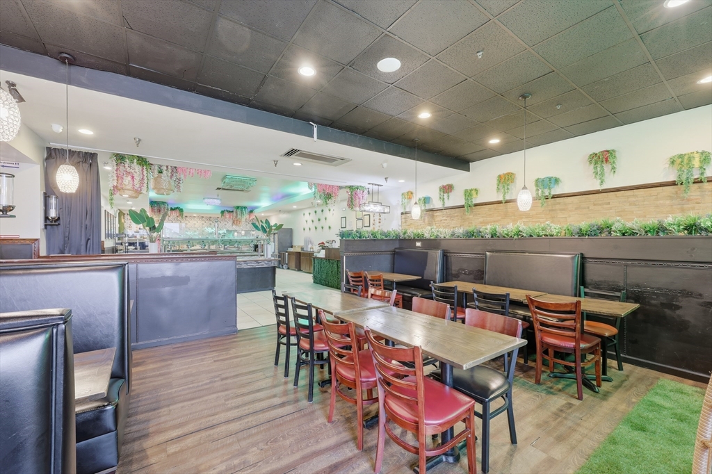 Springfield, Massachusetts 01104, United States, ,Commercial,Active,234089