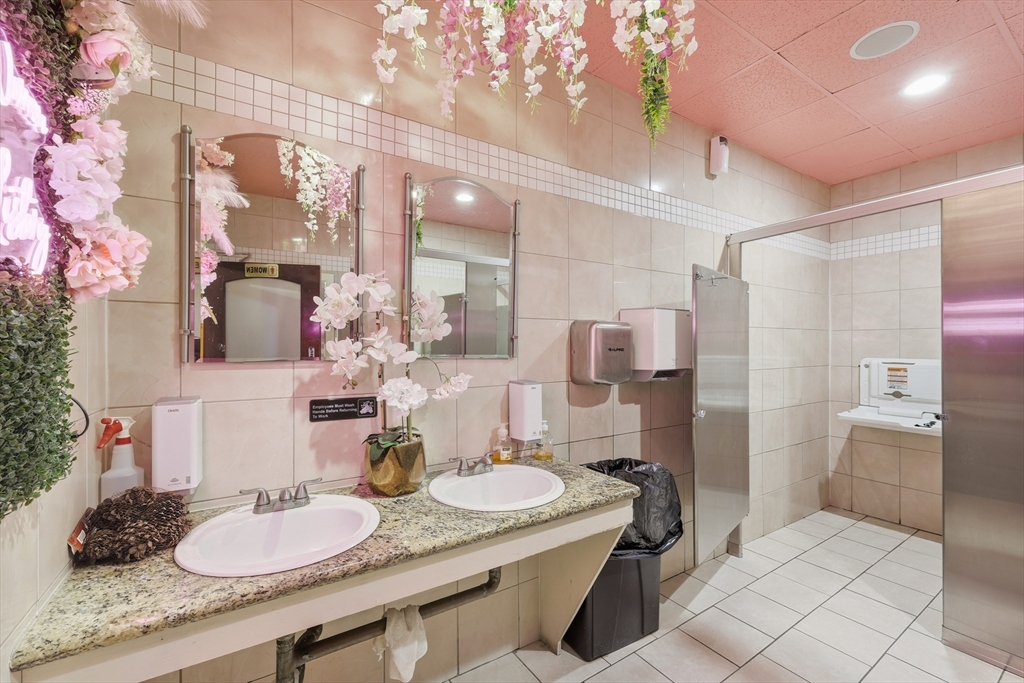 Springfield, Massachusetts 01104, United States, ,Commercial,Active,234089