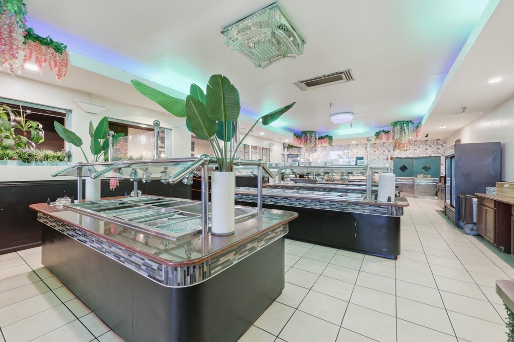 Springfield, Massachusetts 01104, United States, ,Commercial,Active,234089