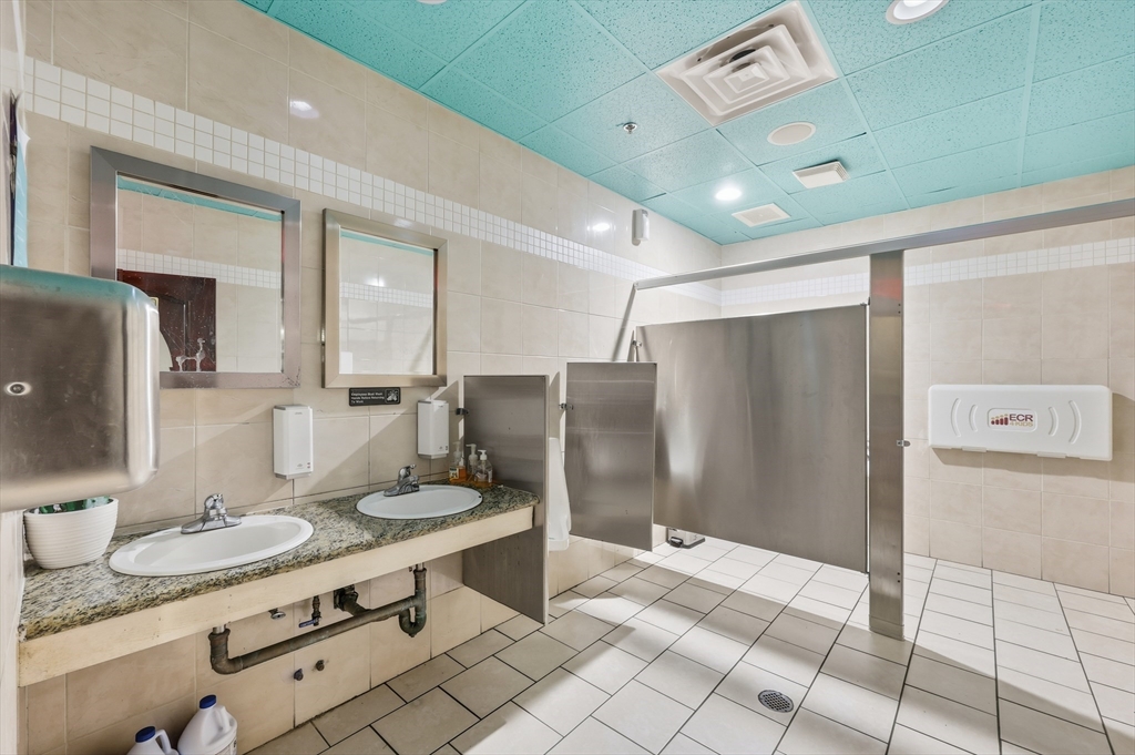 Springfield, Massachusetts 01104, United States, ,Commercial,Active,234089