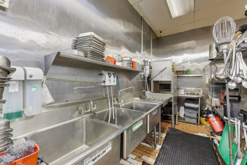 Springfield, Massachusetts 01104, United States, ,Commercial,Active,234089