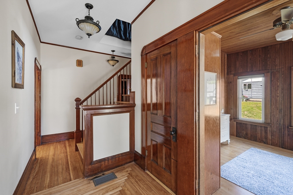 16 Hazen Ave