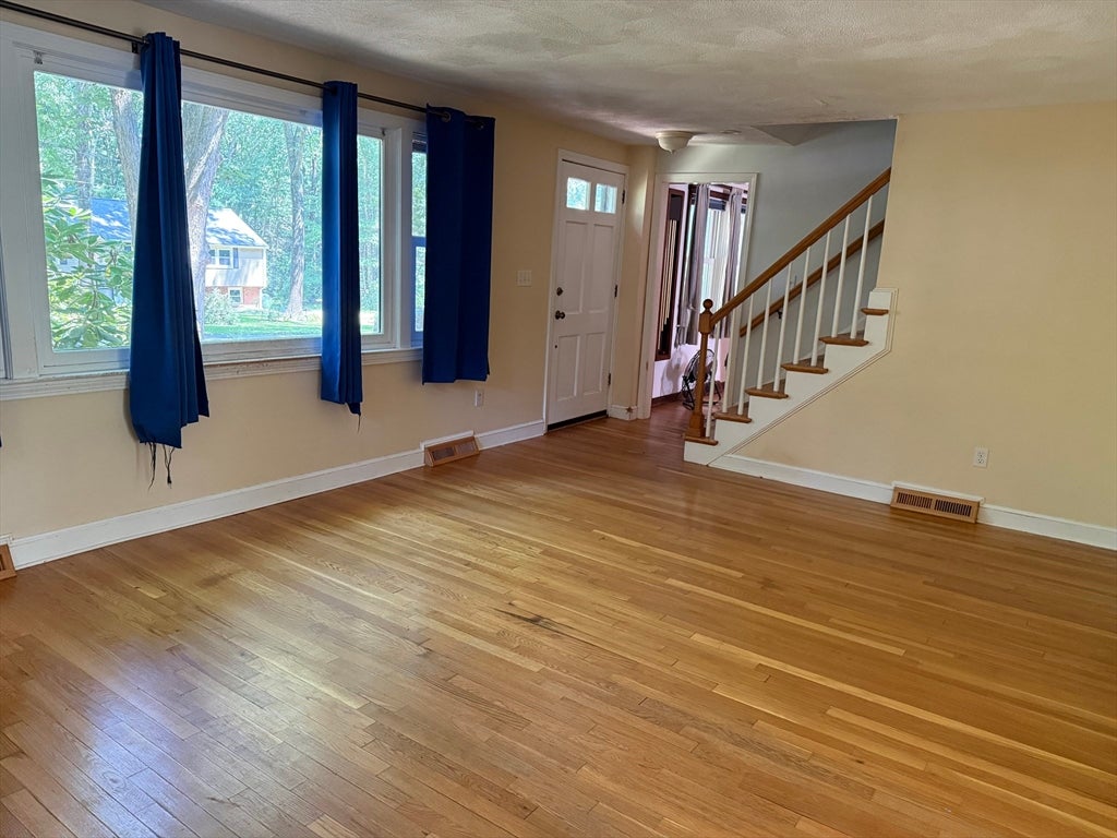 17 Pondview Rd, Sudbury, MA Photo #7