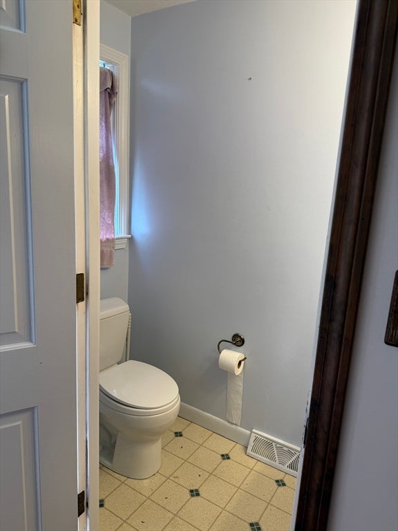 17 Pondview Rd, Sudbury, MA Photo #14