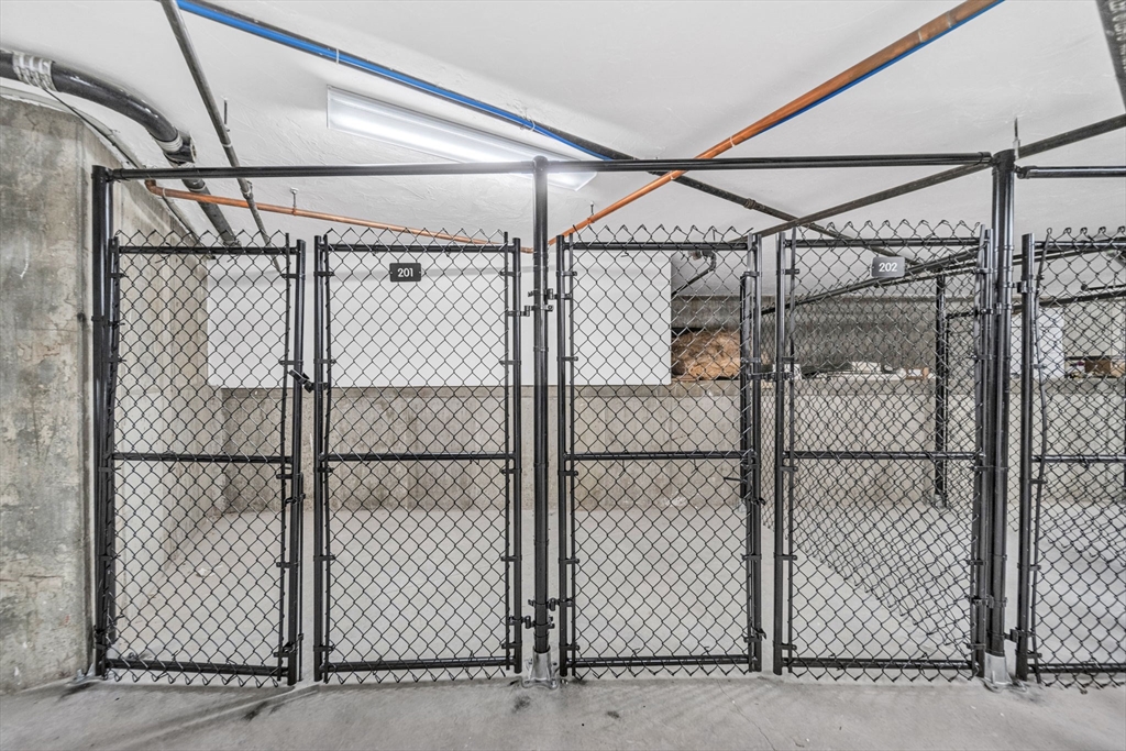 441 Washington St 301