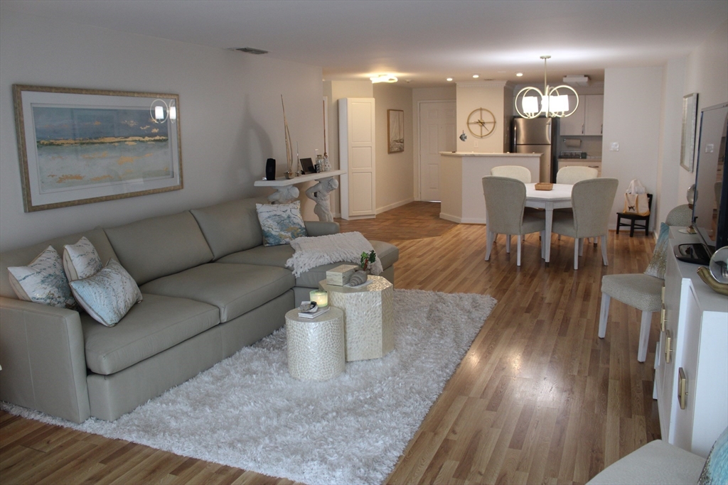 150 Lynnway 105