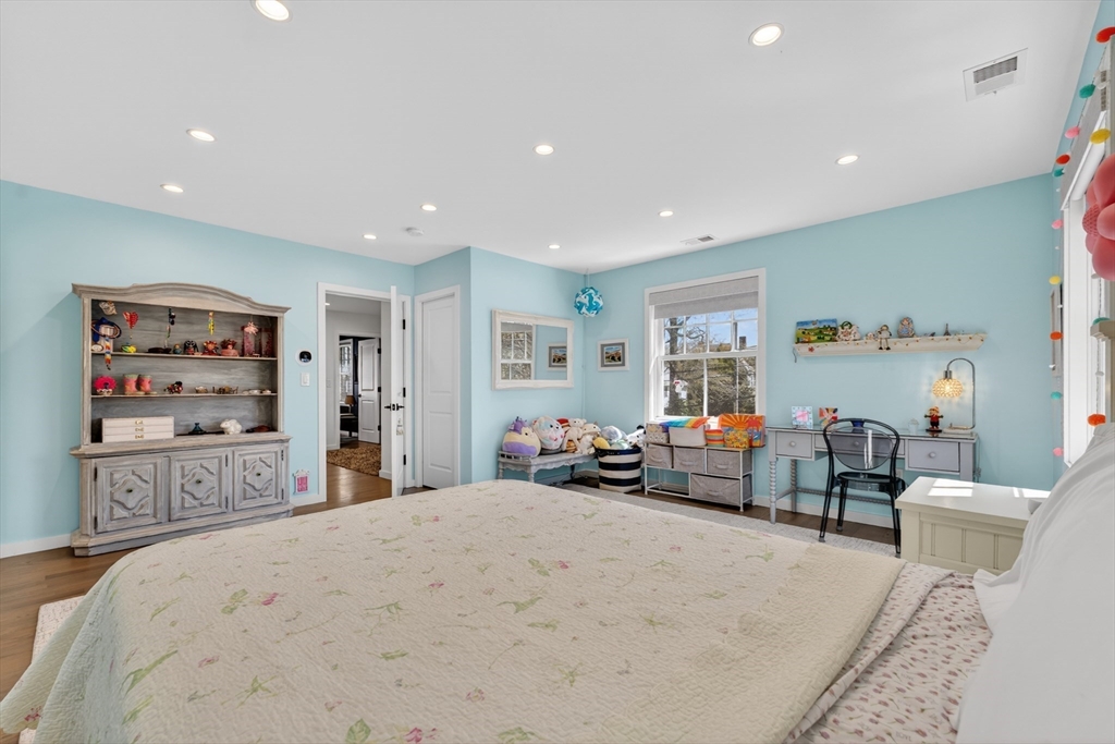377 Walnut St, Newton, MA, 377 Walnut St, Newton, MA Photo #21