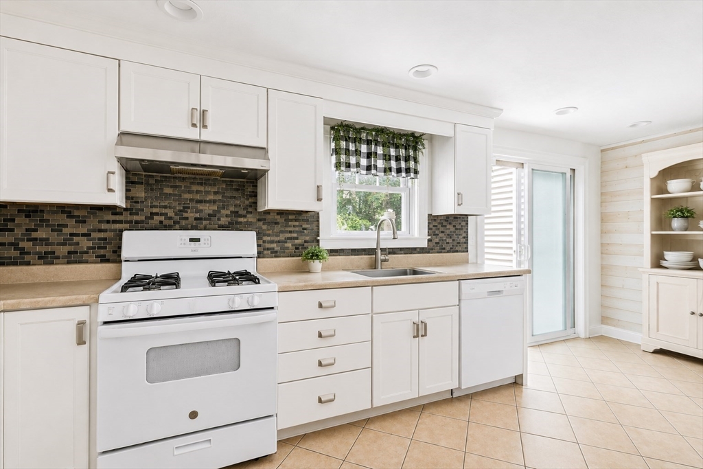 47 Old Colony Ln 240